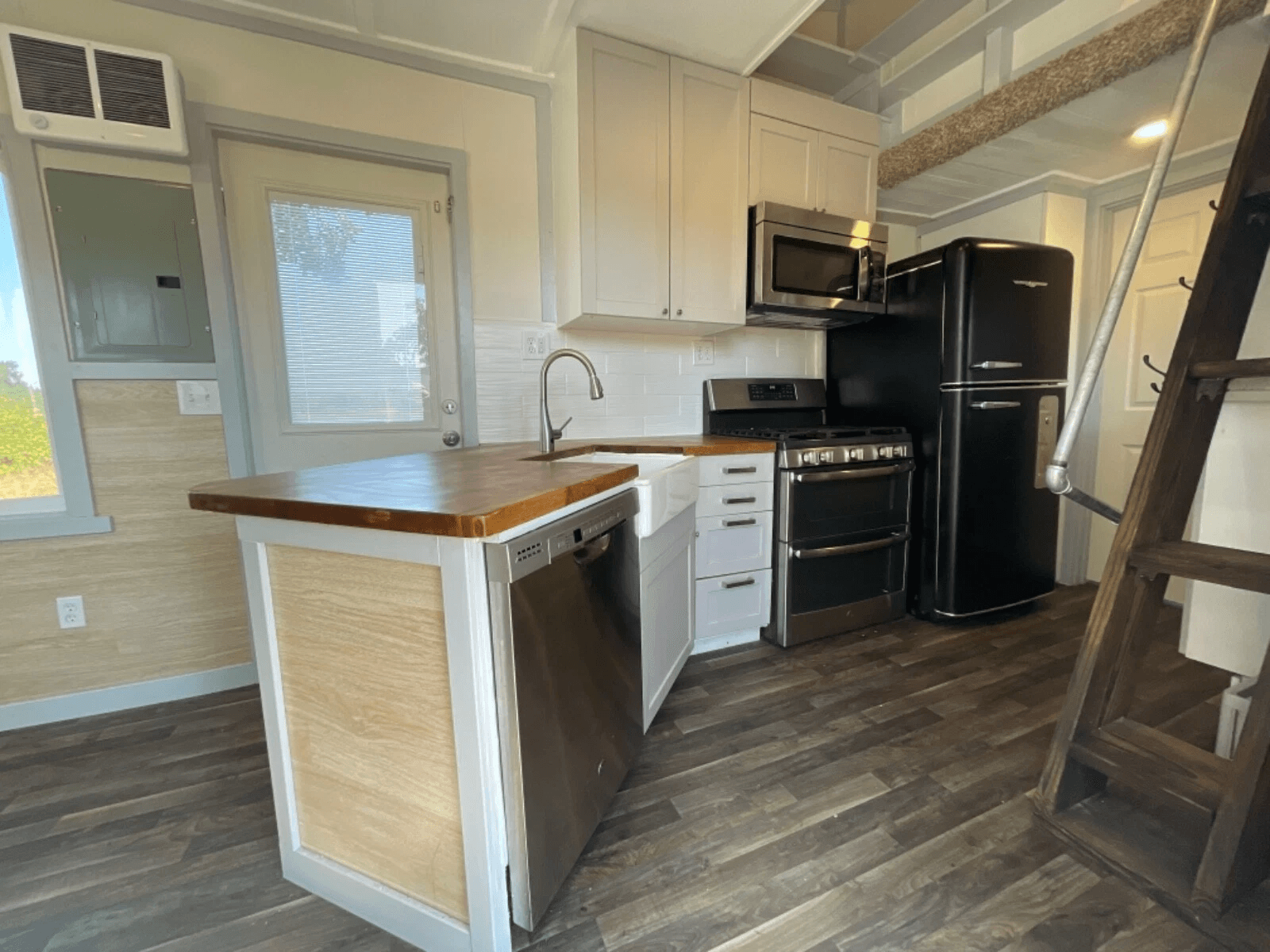 Portable Tiny House with Loft – Modern Mobile Container Home