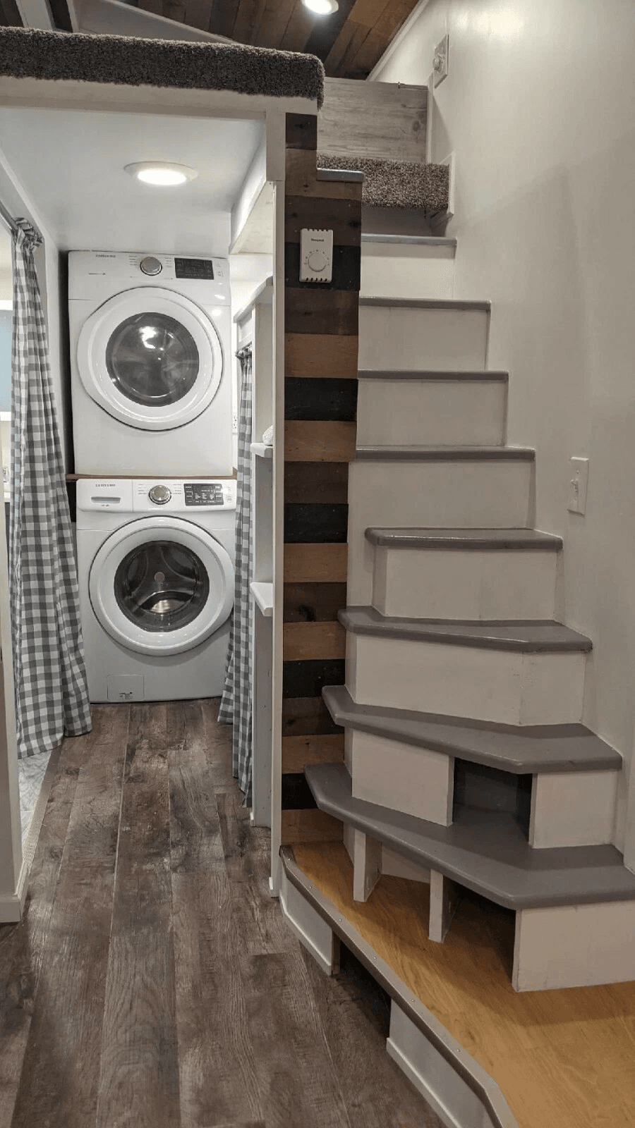 Luxury Tiny House on Wheels – Modern Portable Loft Home with Kitchen & Bathroom